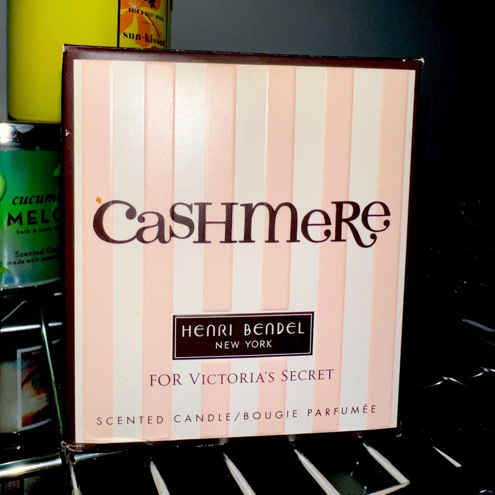 VINTAGE SUPER RARE HENRI BENDEL CASHMERE CANDLE